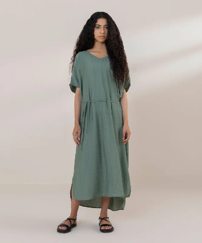 Loose-Fit Dress With Belt