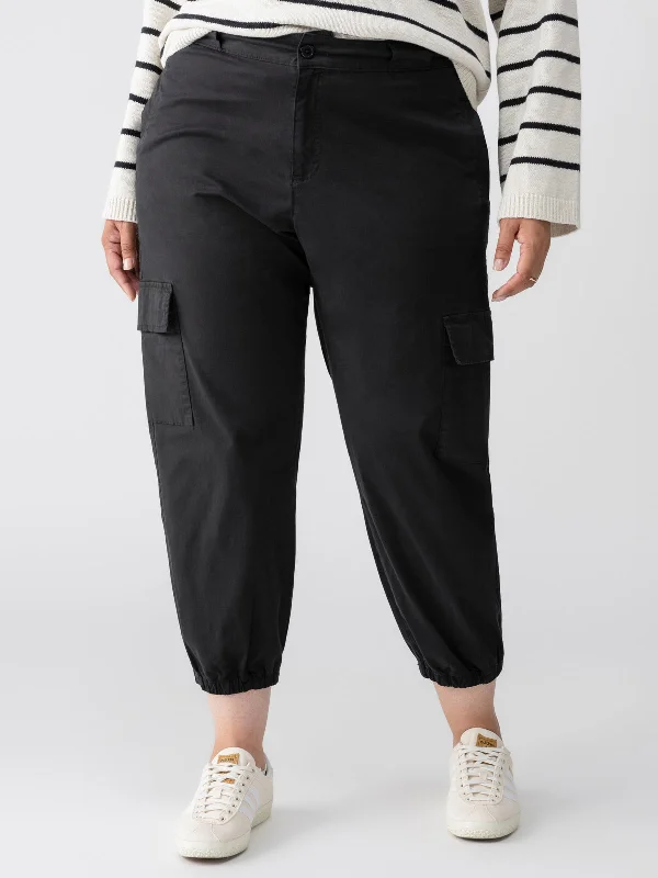 Take Over Jogger Mid-Rise Pant Black Inclusive Collection