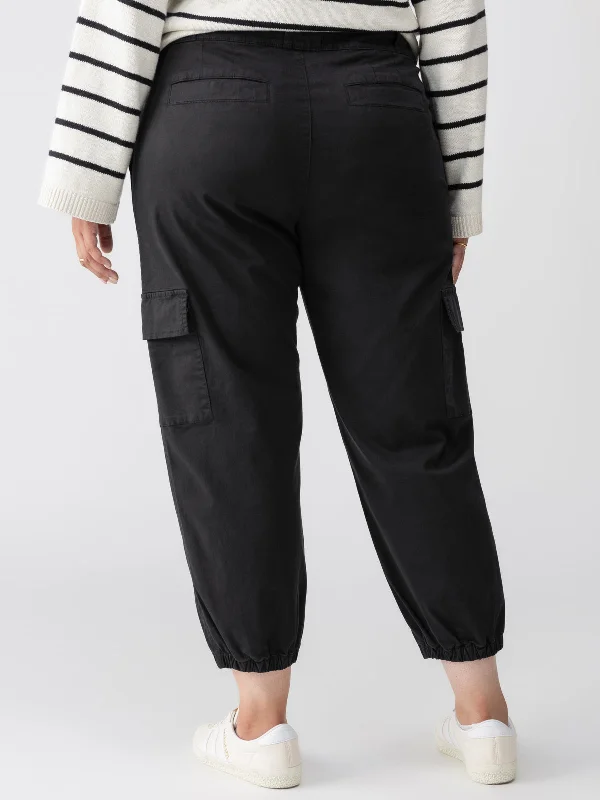 Take Over Jogger Mid-Rise Pant Black Inclusive Collection